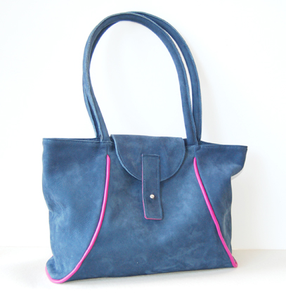 blauwe shopper met roze bies voor het web